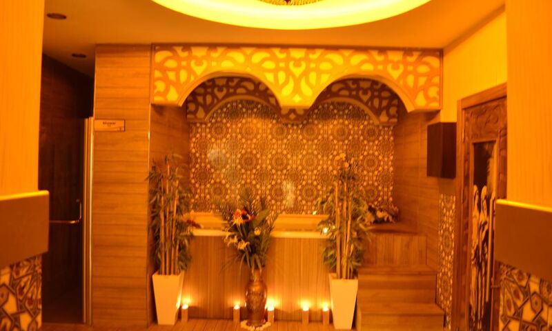 White Park Otel
