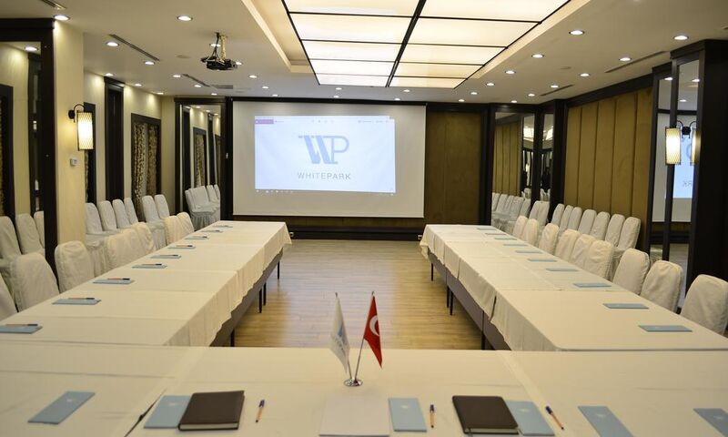 White Park Otel